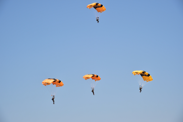 A U.S. Army parachute team at the Waterkloof Air Force Base, South Africa, Sept. 17, 2014. (Staff Sgt. Travis Edwards/USAF)
