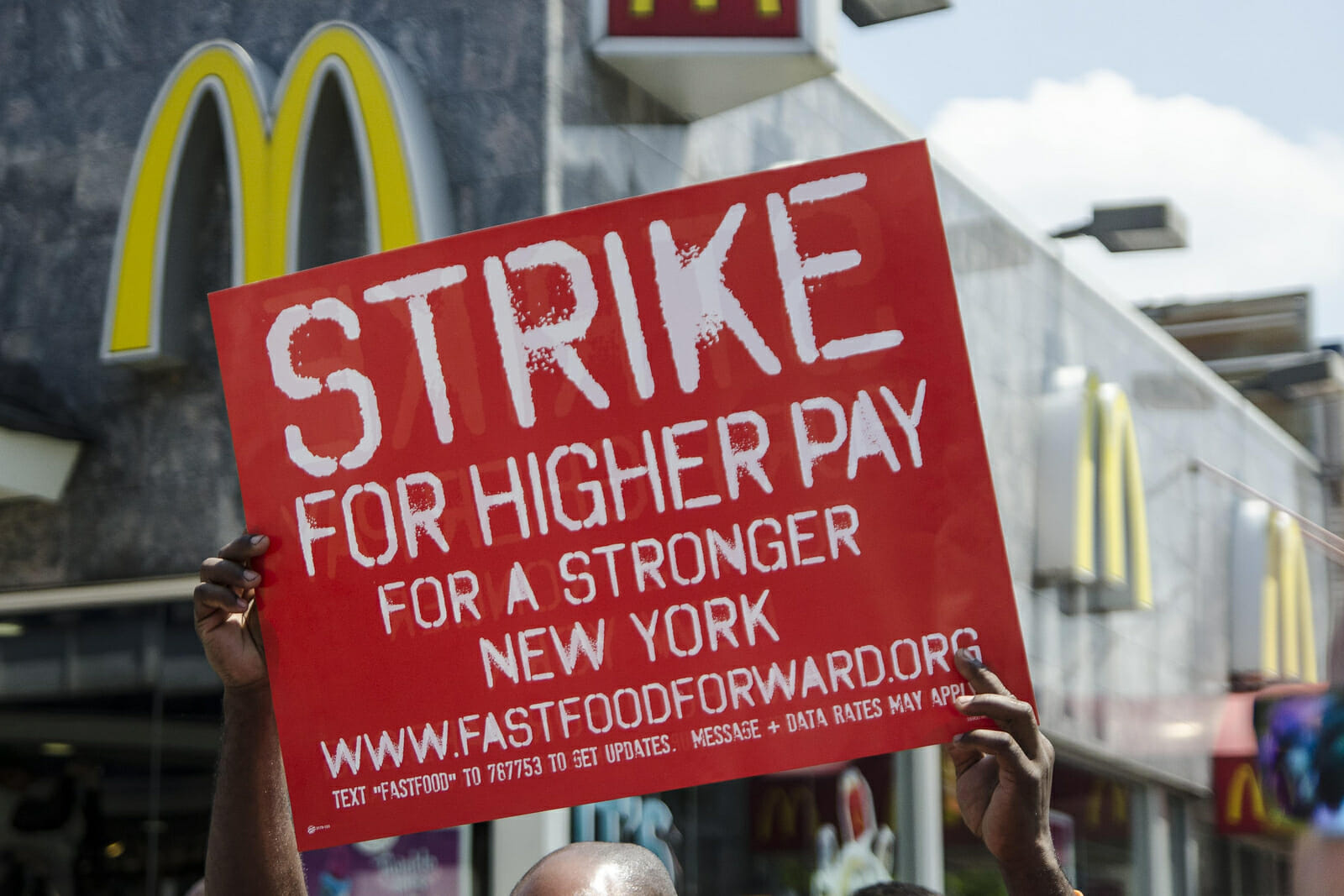 raising-the-minimum-wage-doesn-t-hurt-business