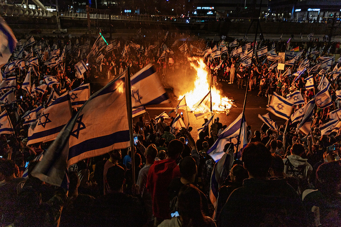 Israelis protesting against Netanyahu's judicial reforms