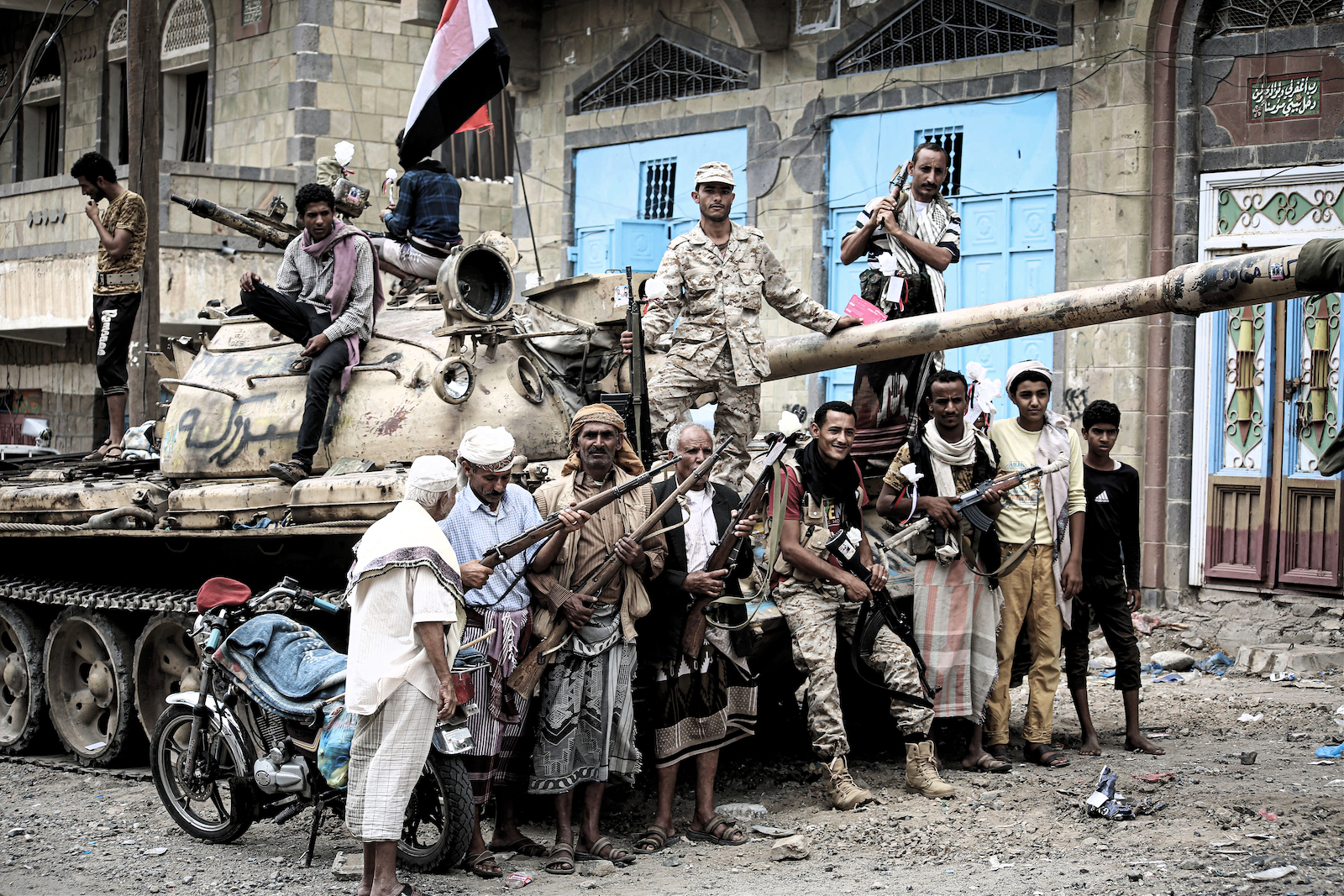 Soldiers in Yemen fighting the Houthis