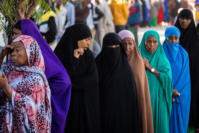 Women voting in elections in Somaliland in 2017