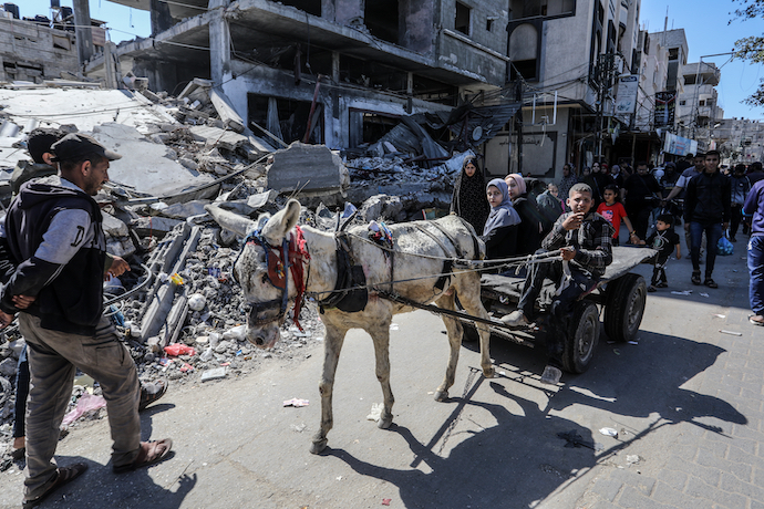 Palestinians displaced in Rafah