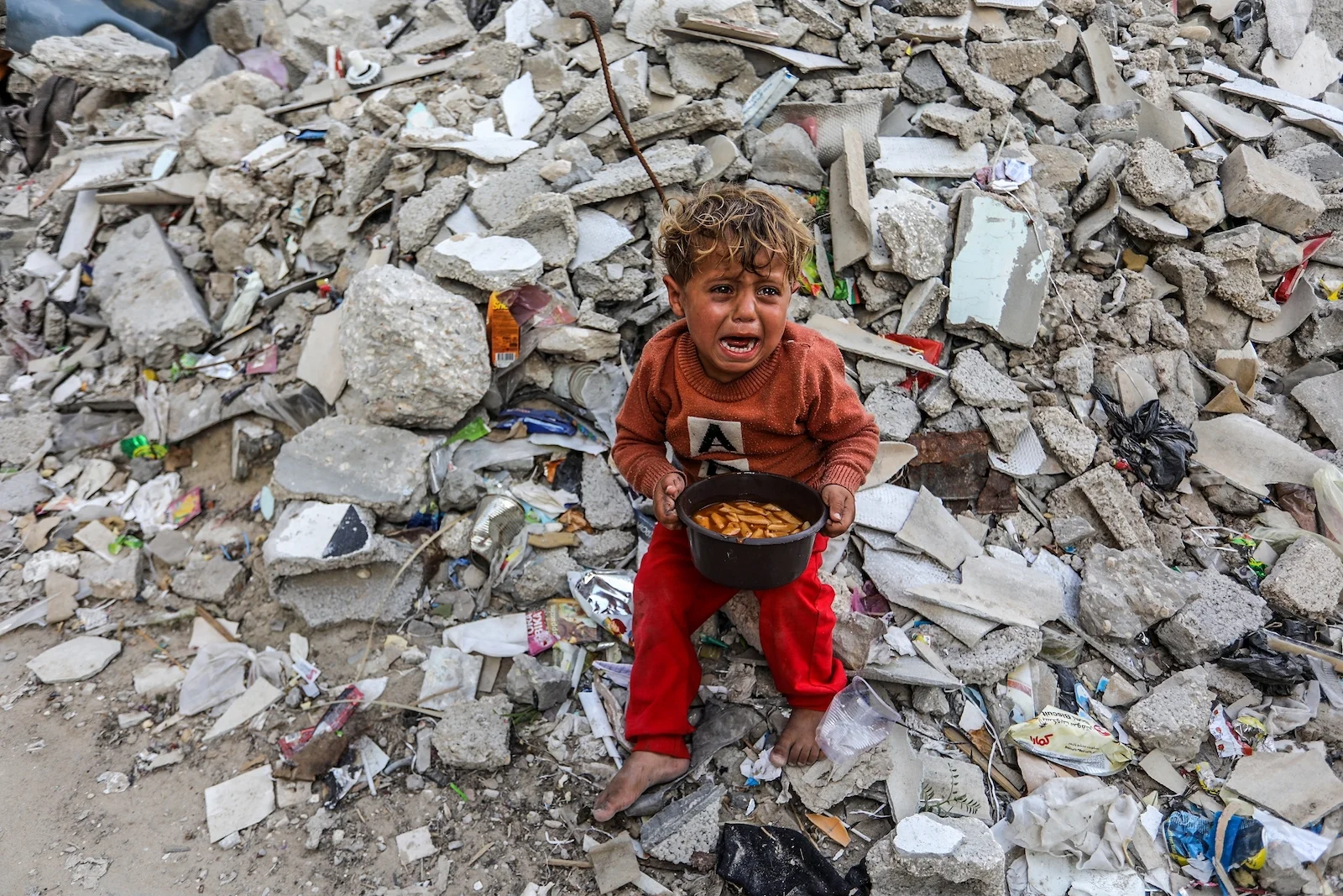 A child in distress in Gaza