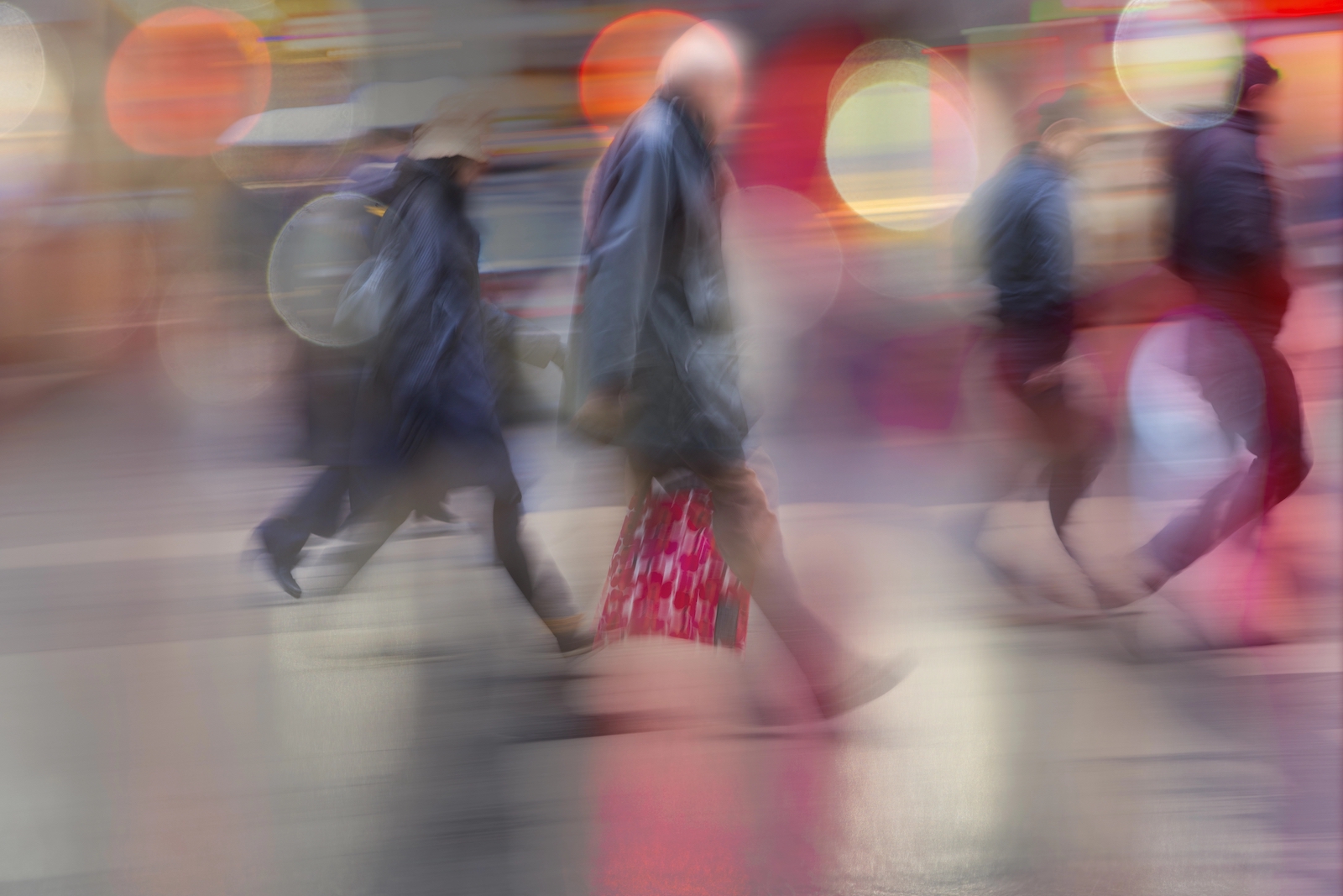 Does AI Create an Ideal Environment for Lone Wolves?
